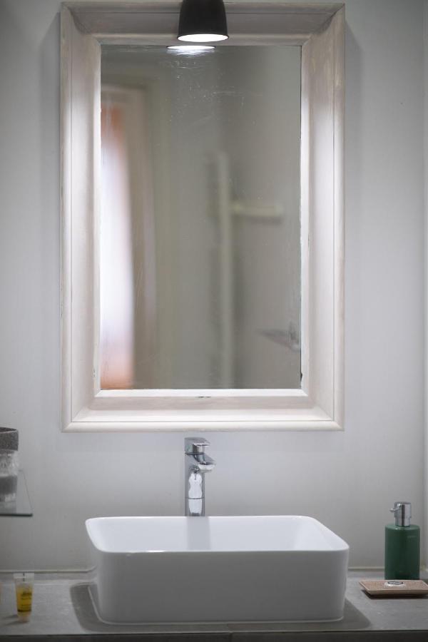 1Br Athenian Serenity 15 Minutes From Acropolis Athens Ngoại thất bức ảnh